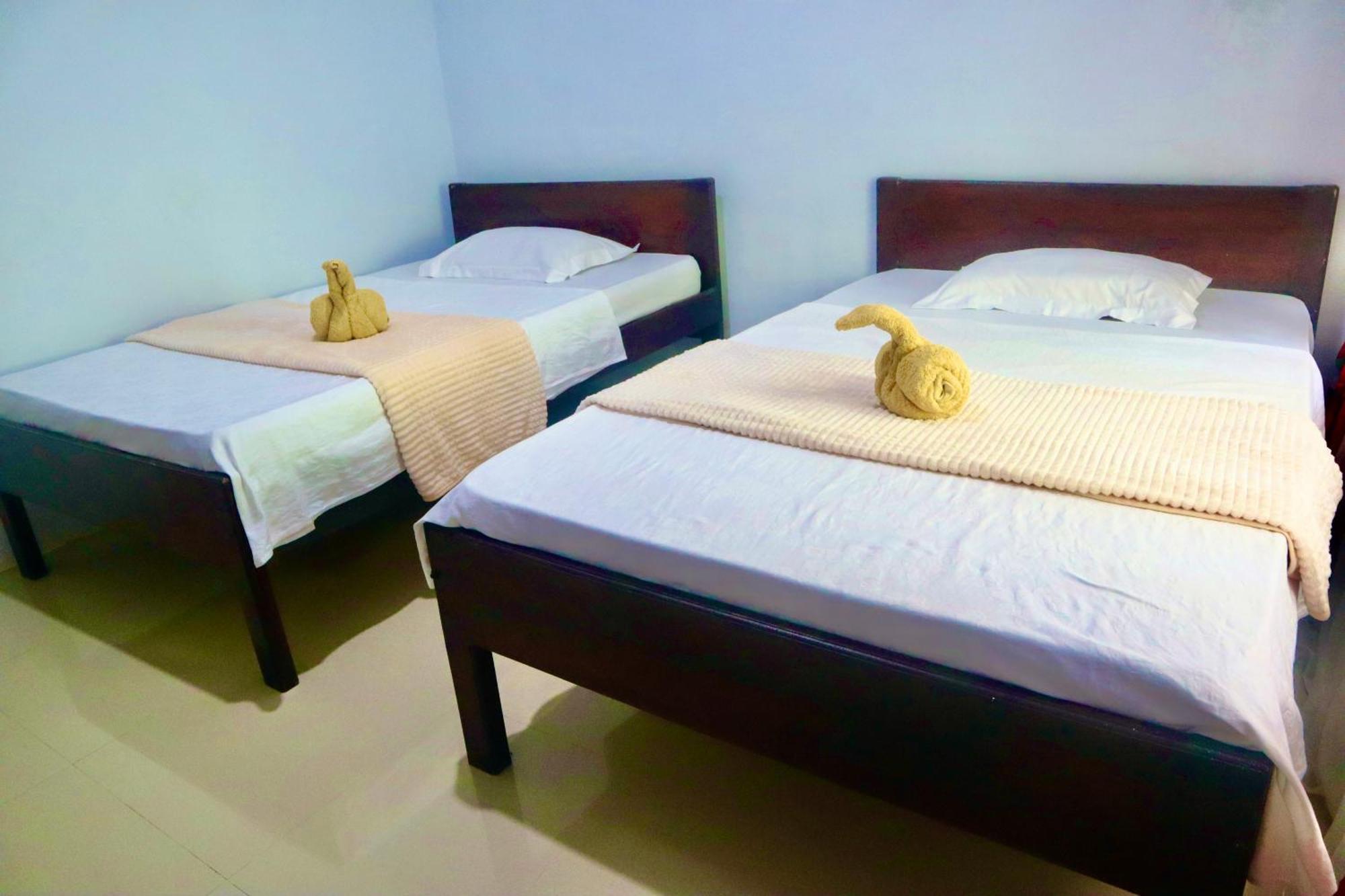Tarsius Home Stay Rinondoran Bagian luar foto
