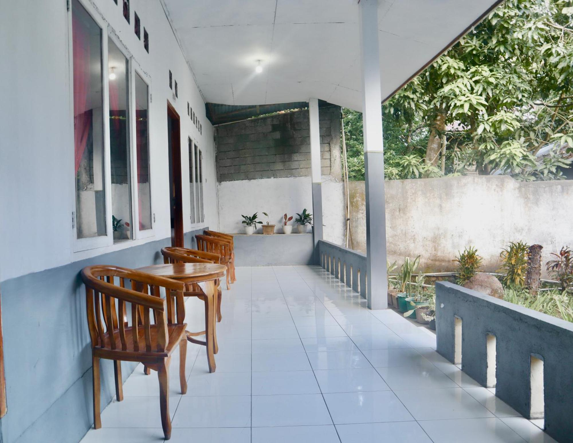 Tarsius Home Stay Rinondoran Bagian luar foto